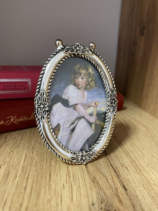 Маленька металева рамка для фото. Вінтаж