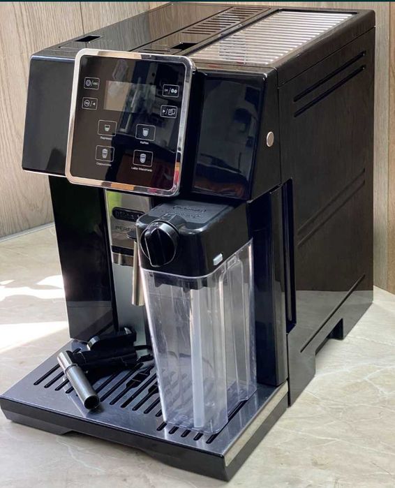 Кавомашина DeLonghi ESAM 420.40 B Perfecta Evo Макіято Латте Капучіно
