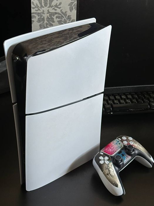 Продам Playstation 5 Slim 1 TB