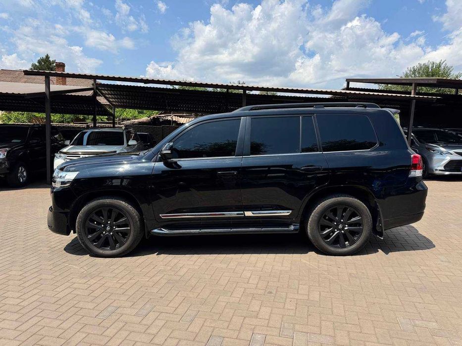 Toyota Land Cruiser 200