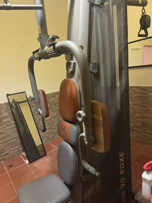 Maquina de ginasio multifunçôes + banco