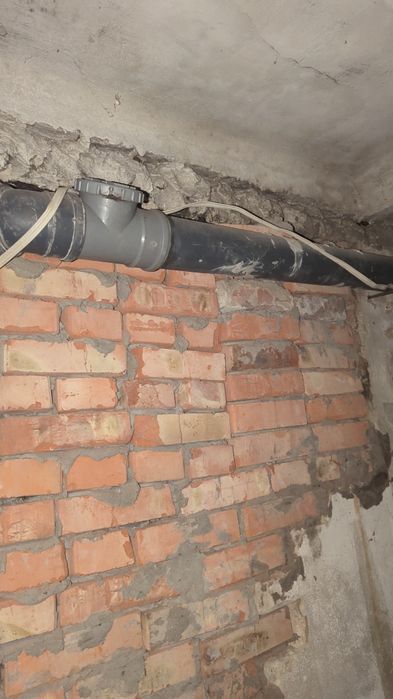 ТЕРМІНОВО ПРОДАМ підвальне приміщення у самому центрі Ніжина, біля площі Франка