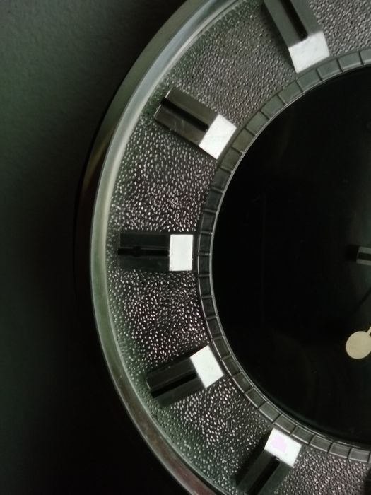 Годинник настінний