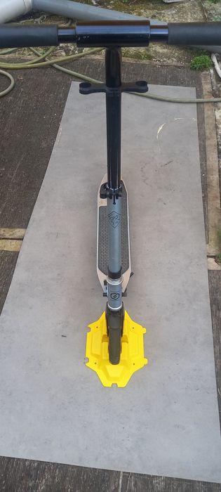 Trotinete como nova, sem uso e suporte
