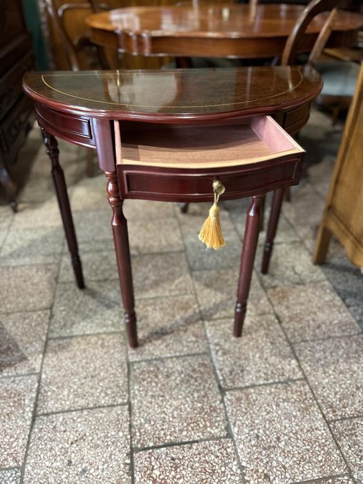 Stylowa drewniana konsola