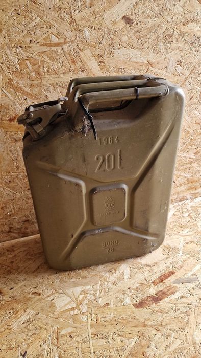 Kanister wojskowy na paliwo Włoski producent