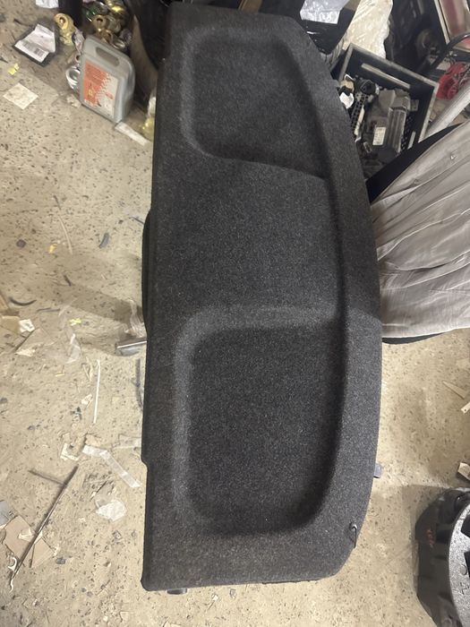 Полка toyota auris 2006-2012рік,64330-02440