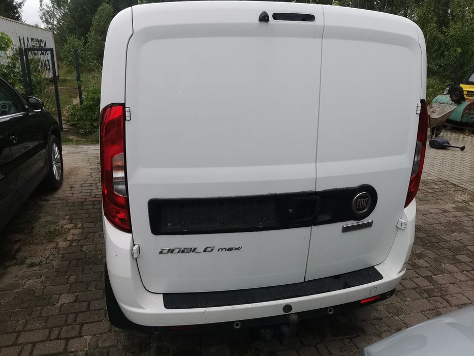 Drzwi tył Zderzak Tył Fiat Doblo 2018  Lift