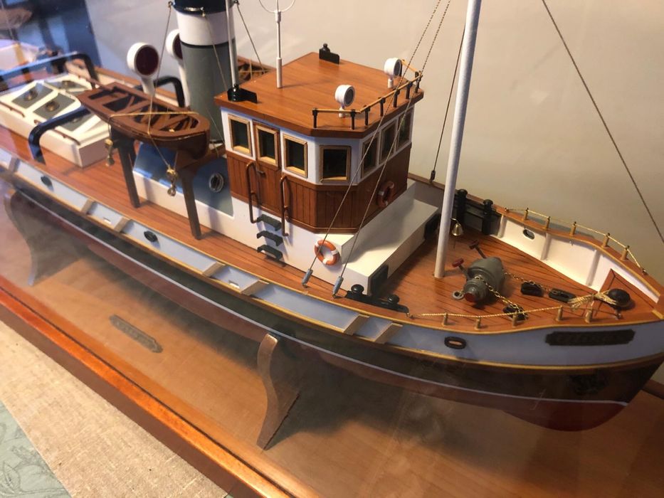 Unikatowy model holownika pełnomorskiego M/S „Ulises”, w gablocie
