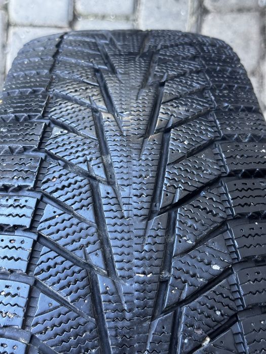 Зимові шини Hankook Winter i*cept iz 2 XL 215/65/r16 102T