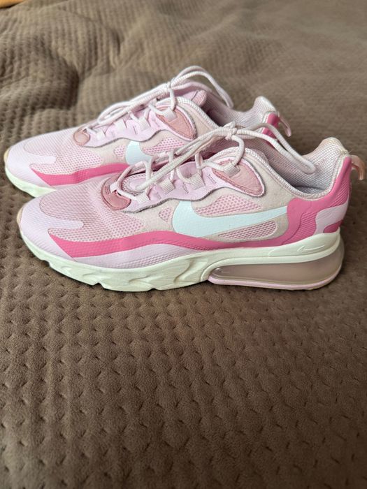 Кросівки Nike Air Max 270
