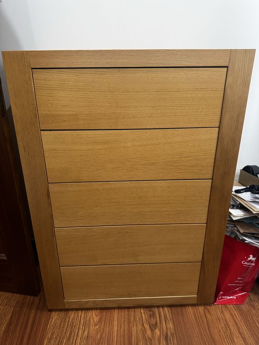 Conjunto de quarto em madeira de carvalho – cama, cómoda e estante