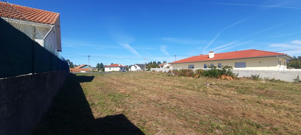 Terreno com 3200m² em Alvarães