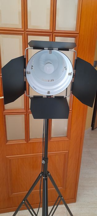 Candeeiro preto tripé