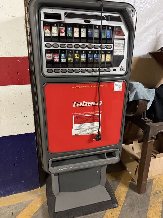 Vendo Maquina Tabaco Usada com moedeiro e noteiro em Excelente estado