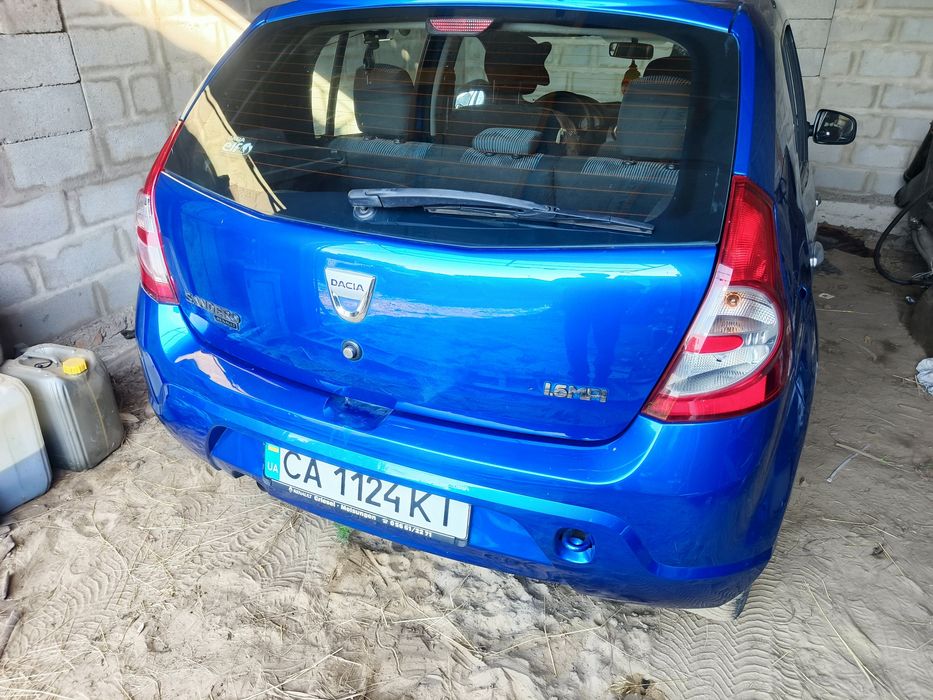 Дачія Сандеро 2009 року