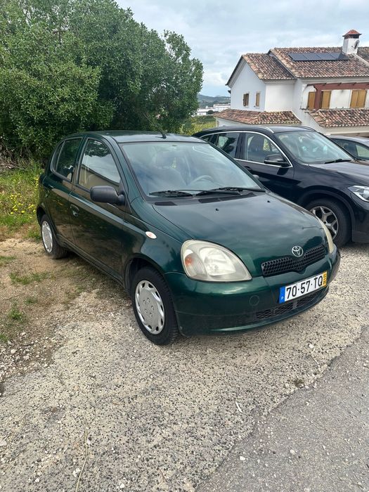 Toyota Yaris 1.0 VVT-i Línea Luna (2002) – Económico e Fiável. Poucos kms