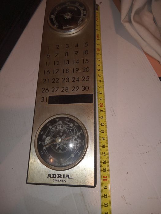 Barometr z datownikiem