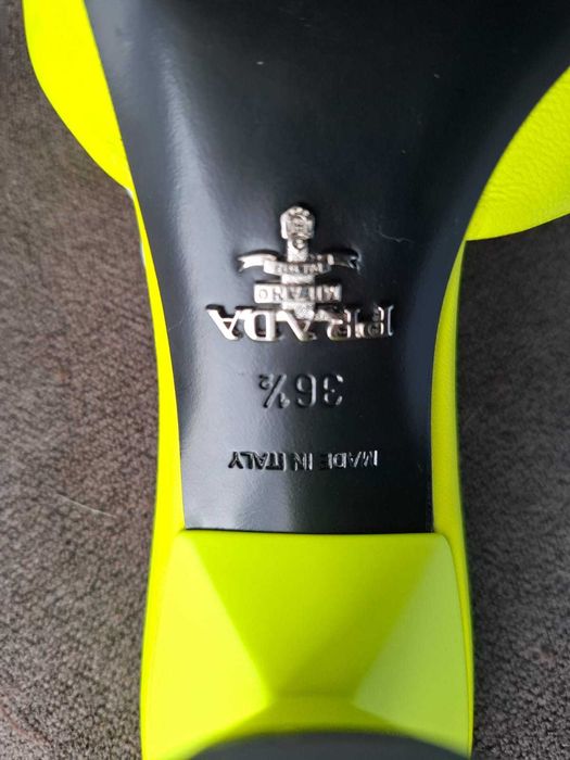 Sapatos Prada originais NOVOS, verde neon, tamanho 36,5, nunca usados