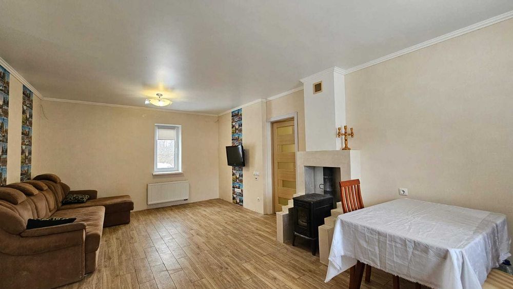 Продам сучасний будинок біля Києва в 10хв від метро Бориспільська. Газ