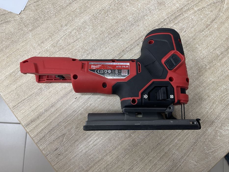 Milwaukee M18 FBJS / безщітковий лобзик Мілвокі 18V
