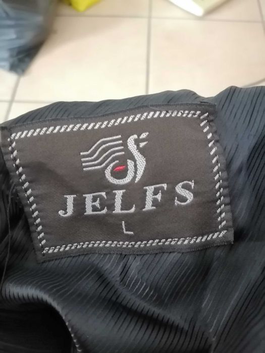 Casaco de Peles Preto - como NOVO