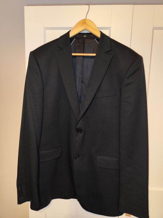 Marynarka wełna dziewicza, podszewka wiskoza.