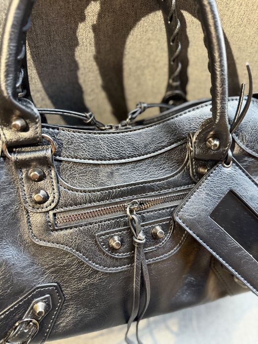 Сумка Balenciaga Le City Medium Bag in Black