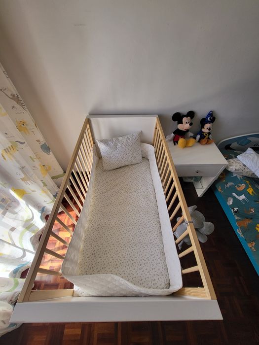 Berço de bebé montessori elegante e em excelente estado