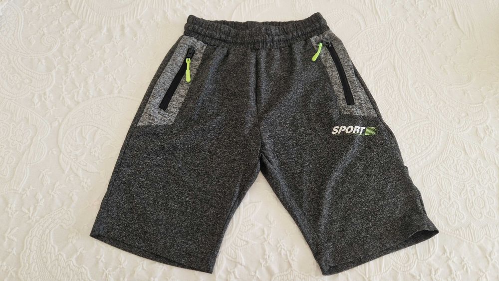 Calções desportivos, cinzentos, tamanho 12 anos