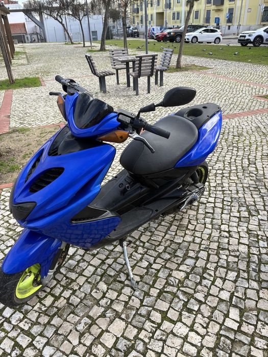 Aerox 50cc com material