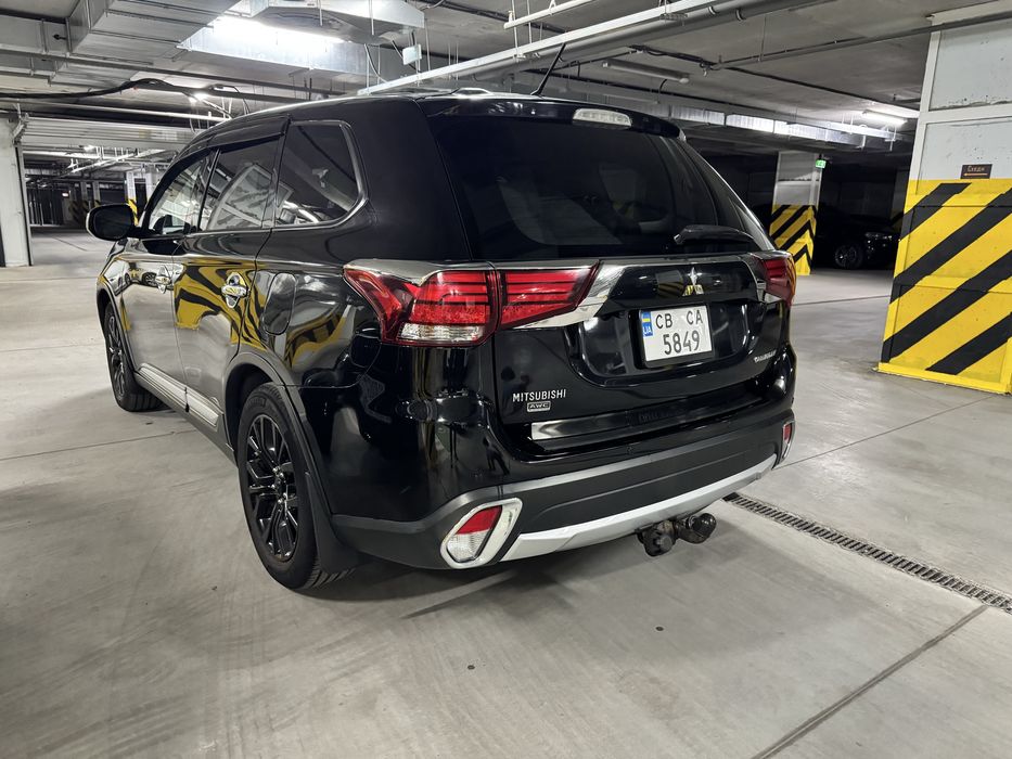 Mitsubishi Outlander 3