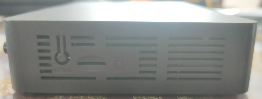 AX 4K BOX HD60 OpenATV 8.0 z nowym nieużywanym pilotem