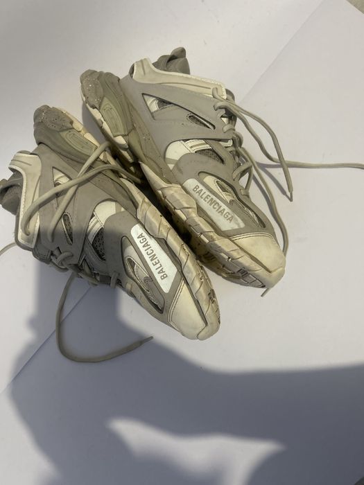 Balenciaga track