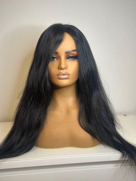 Luksusowa peruka – głęboka czerń | 26 cali |