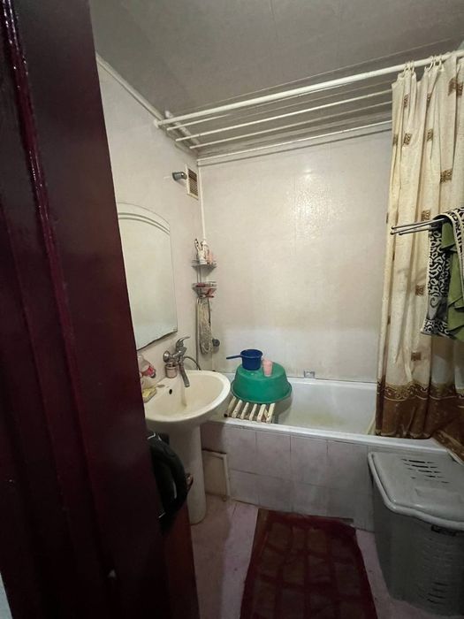 Продаж 2-кімнатної квартири,  вул. Рожева,5

 вул. Рожева, 5