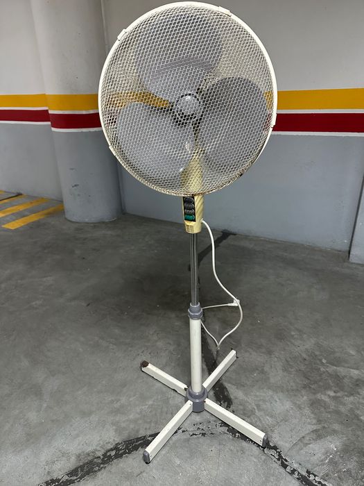 Ventoinha electrica de pé