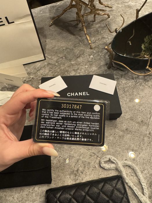 Channel bag wallet on chain