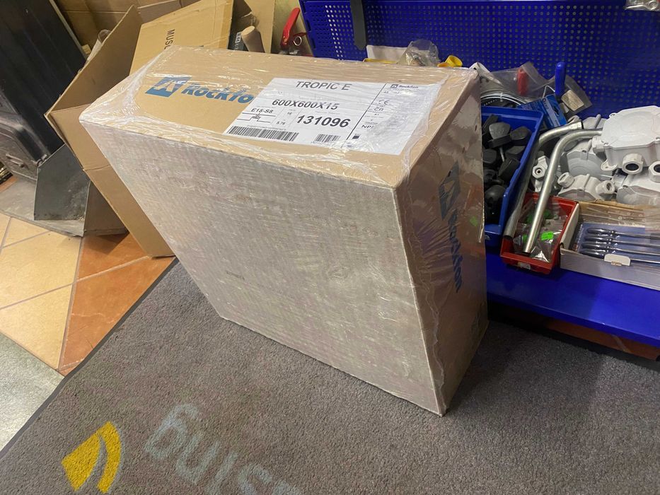 PŁYTA SUFITOWA 5,76m2 Rockfon Tropic E15-S8 (131096)  x 11 szt.