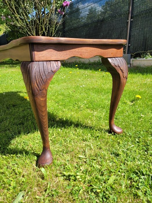 Stolik w stylu Chippendale