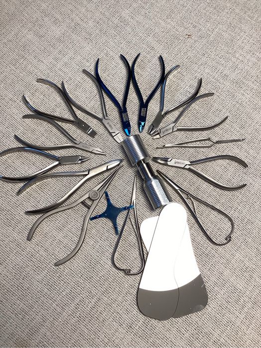 Kleszcze ortodontyczne -zestaw do szkoleń praktycznych.