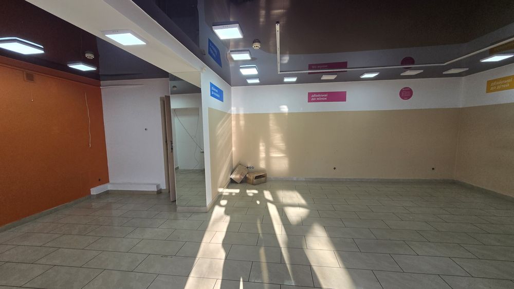 Нова ціна /Здається 54 м 2  Магазин Проспект Незалежності