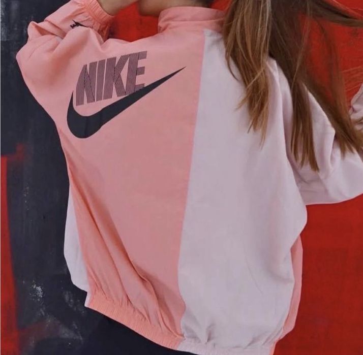 Жіноча ветровка nike з великим логотипом куртка,женская ветровкаxs,s,м