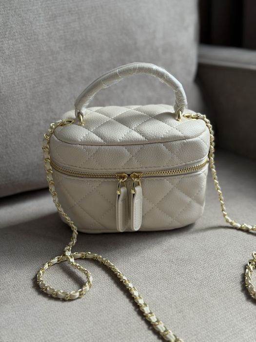 Нова сумка молочного кольору