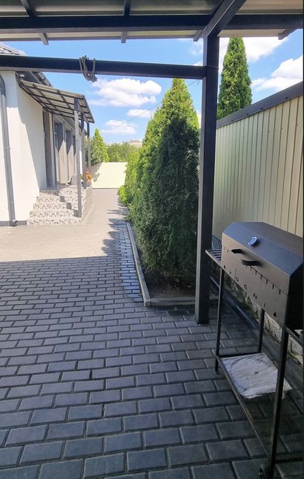 Продам будинок біля Критого ринку