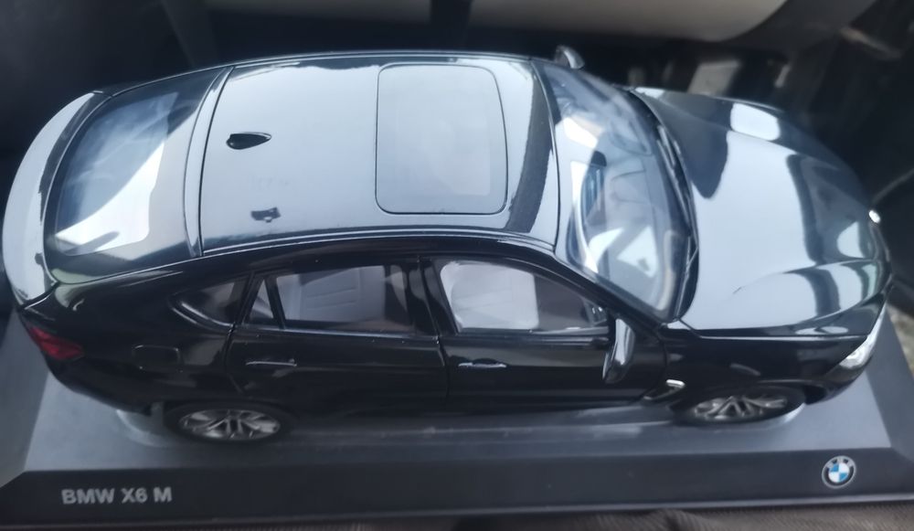 1/18  BMW X6m Norev