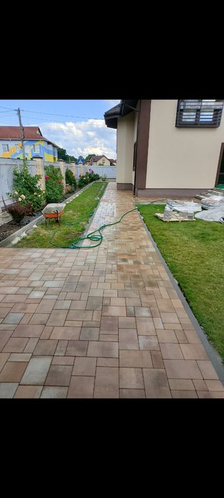 Мощення  Тротуарної Плитки/Бруківки