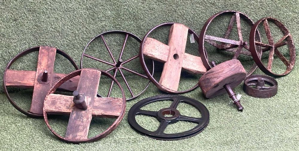 Rodas de engenhos de ferro e madeira - Antigas