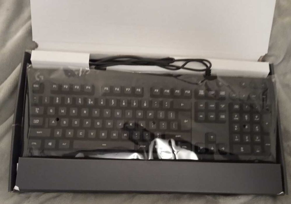 Klawiatura gaimingowa Logitech G213
