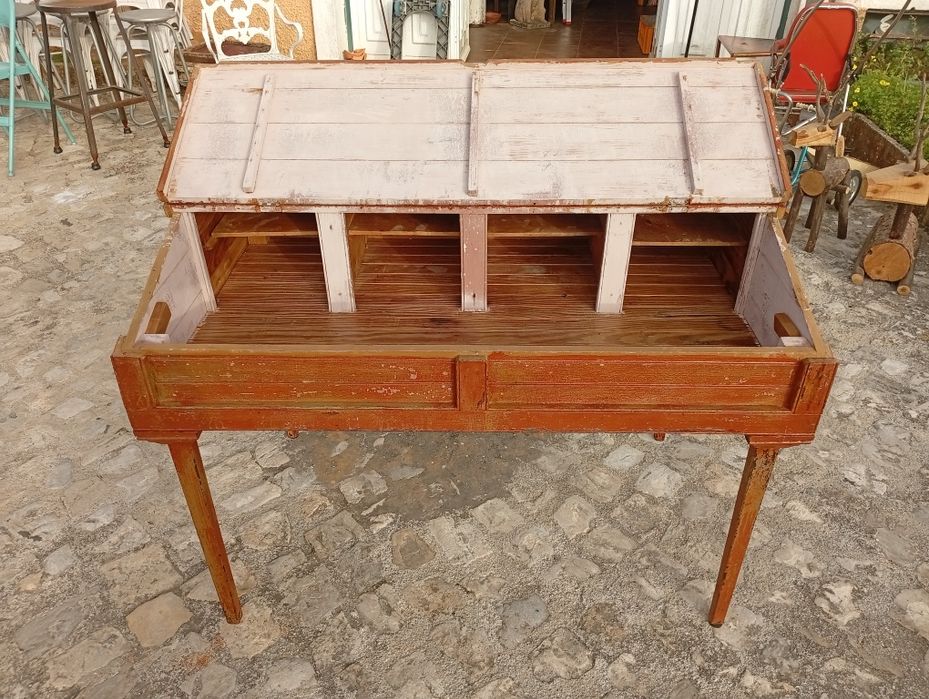 Escrivaninha em madeira rústica (escrivão/pupitre)